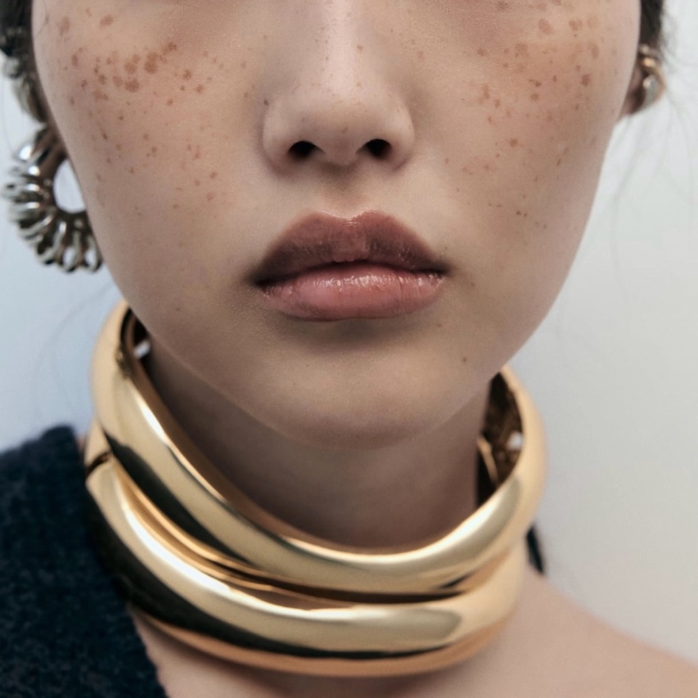 Elegant Gold Statement Zara Maxi Choker Necklace